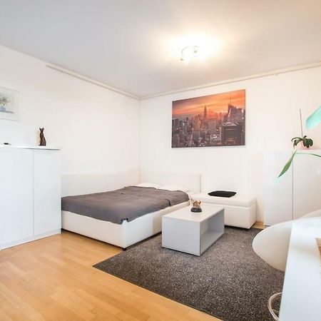 Cozy & Modern Studio With Balcony Загреб Екстериор снимка