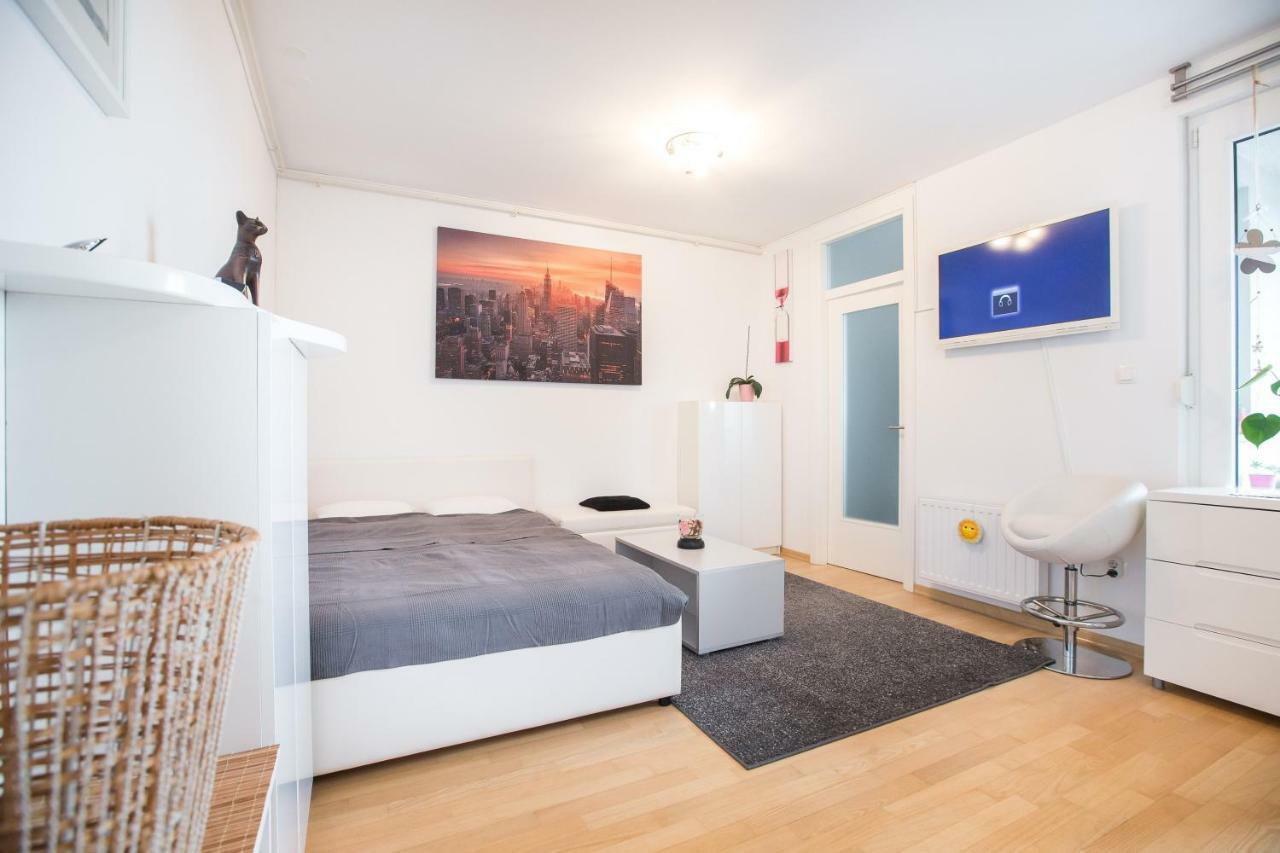 Cozy & Modern Studio With Balcony Загреб Екстериор снимка
